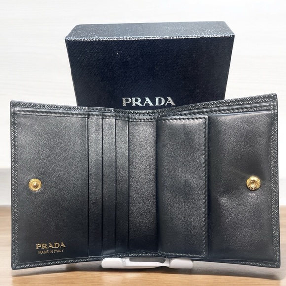 PRADA Saffiano Monochrome Compact Wallet Black - Picture 5 of 10